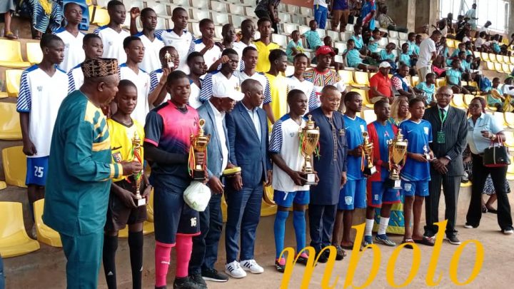 Championnat national de football jeunes : CFF Les Champions et Achico FA livrent un spectacle de haut niveau devant Samuel Eto’o et d’autres élites du football local